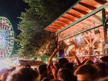 Annafest bei Nacht