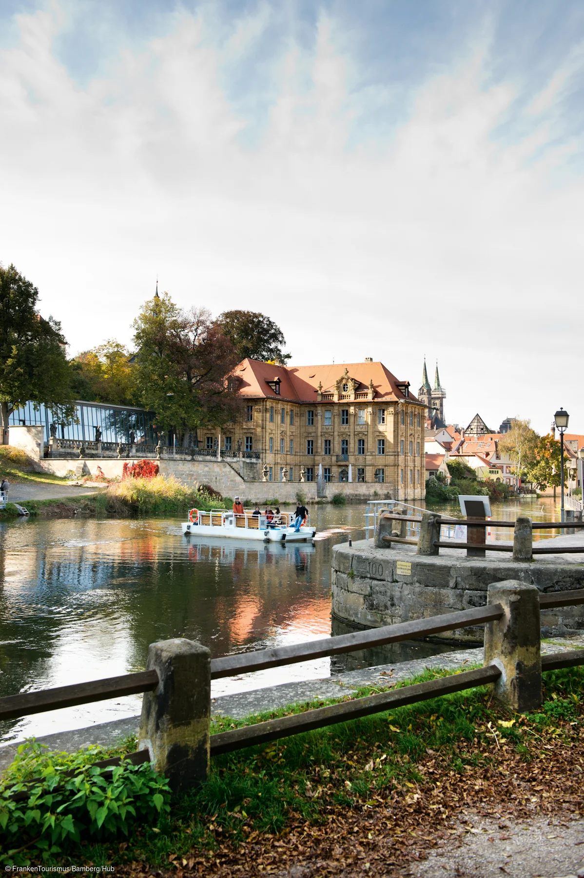 Bootsfahrt auf der Regnitz beim Künstlerhaus/Wasserschloss Concordia
