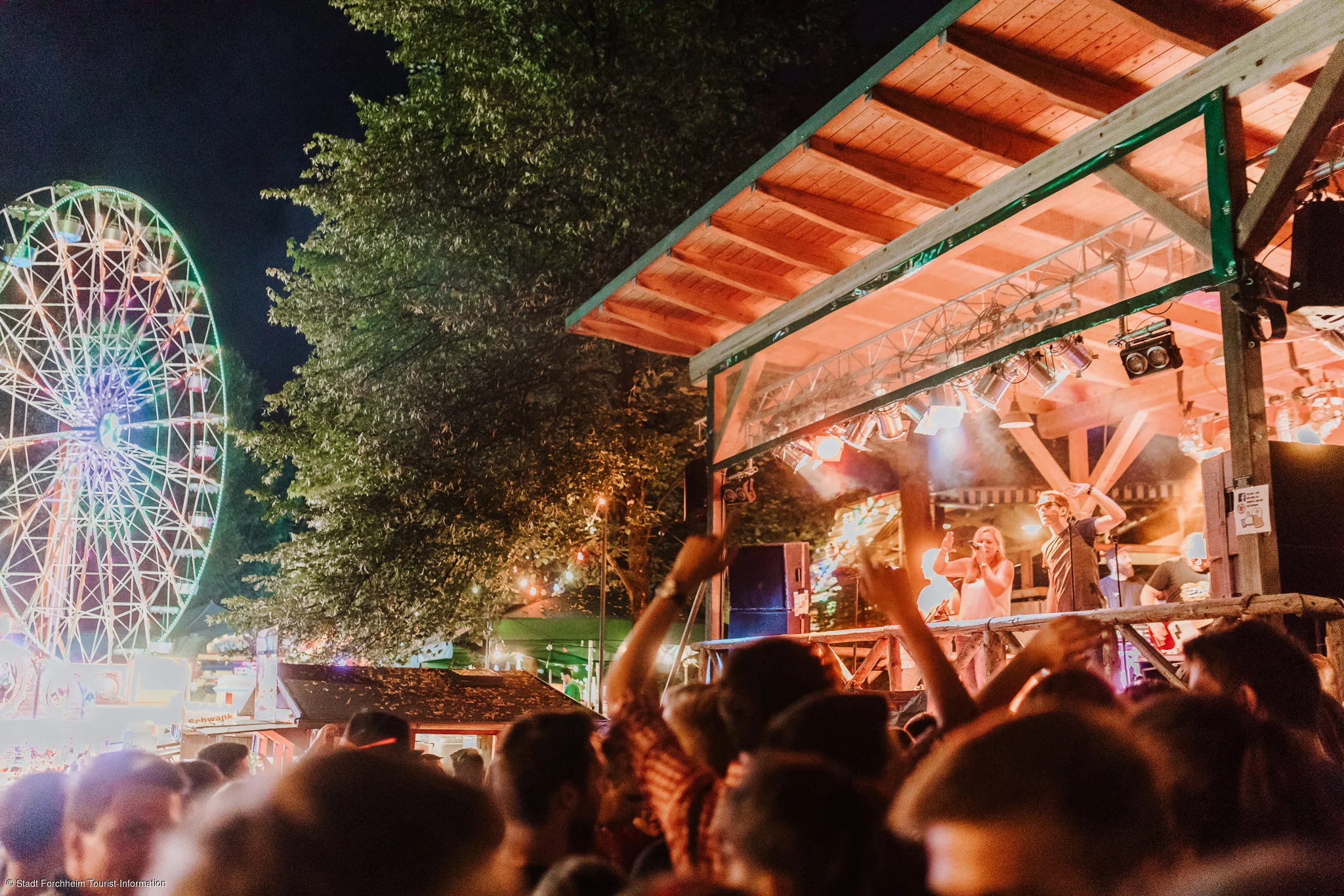 Annafest bei Nacht