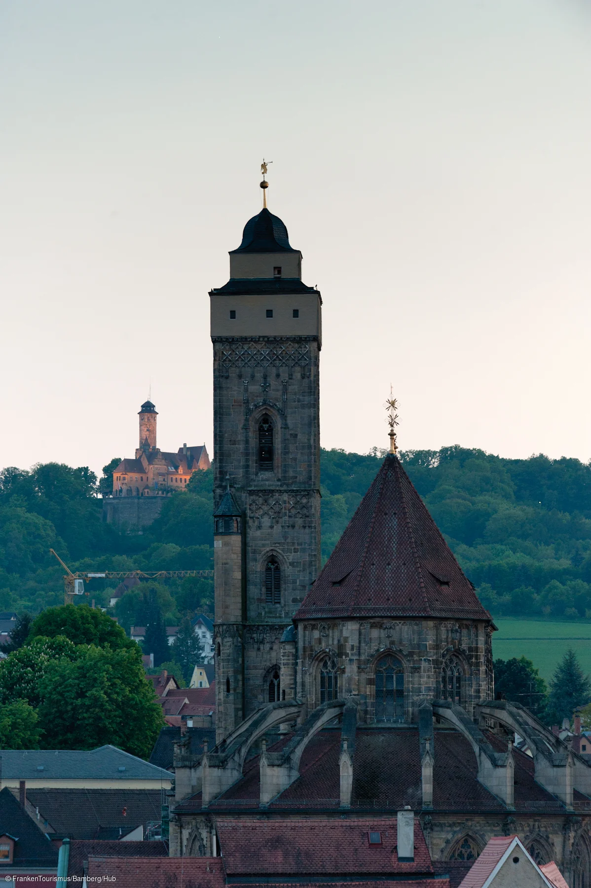 Stadtansicht mit Altenburg im Hintergrund