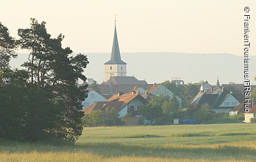 Hirschaid mit Kirche St. Vitus