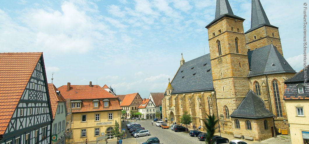 Kirche und Marktplatz